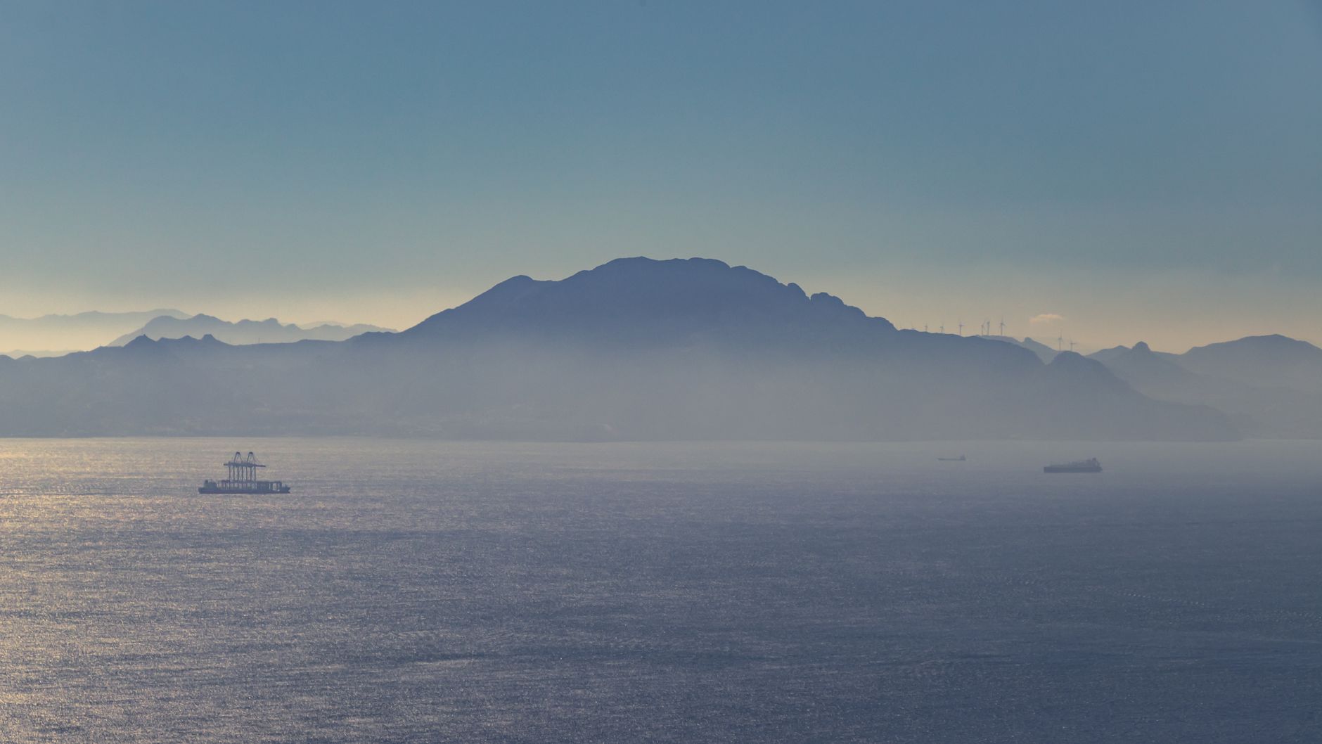 Strait of Hormuz travel: Safe tips for your journey